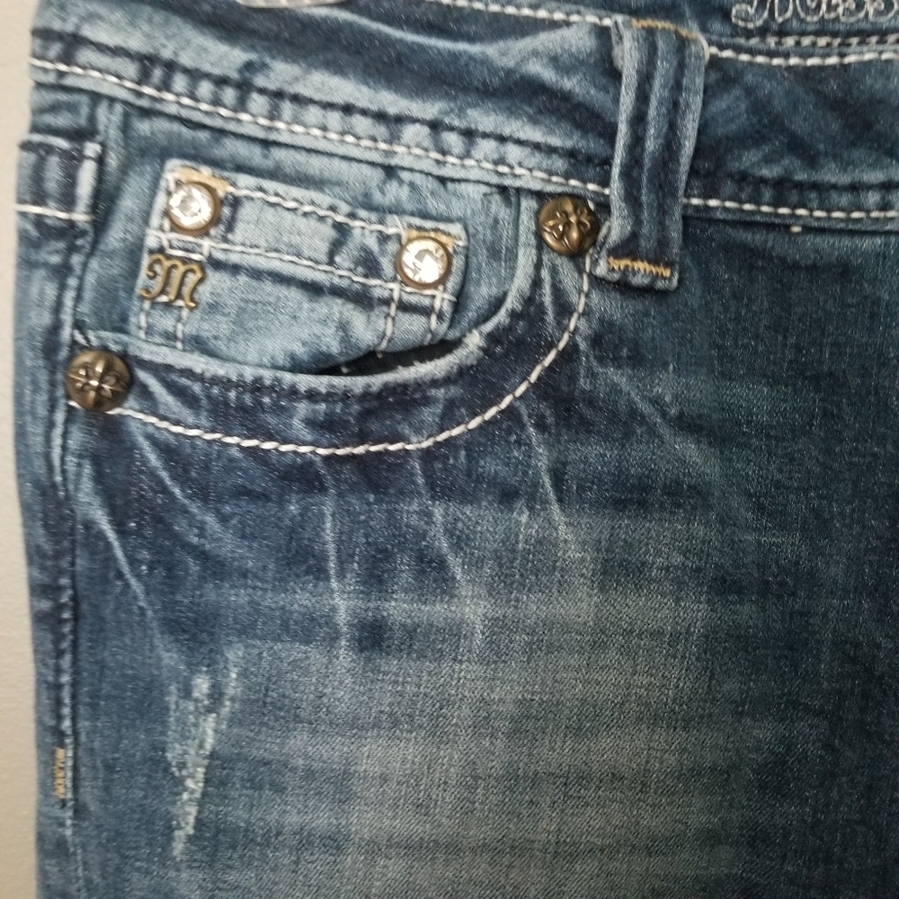 Miss Me 28 Distressed Capris Embroidered Blue Capri Jeans - Picture 13 of 15